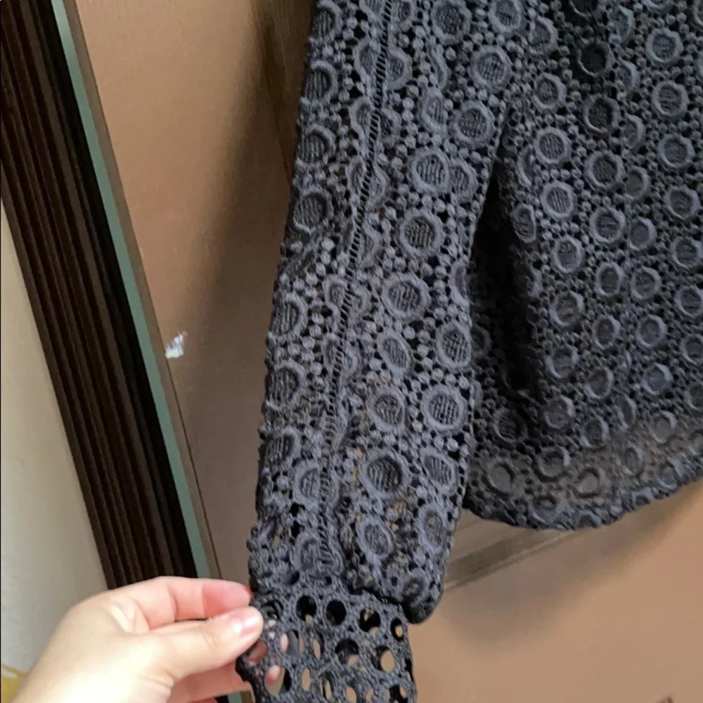 H&M black top LARGE